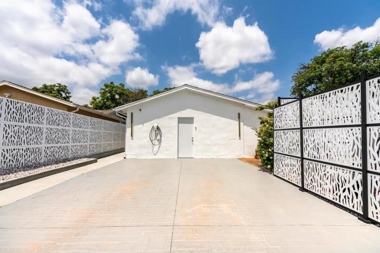 New Luxury Entertaining House With Pool Sauna Tesla Charger Pets Ferienhaus Los Angeles